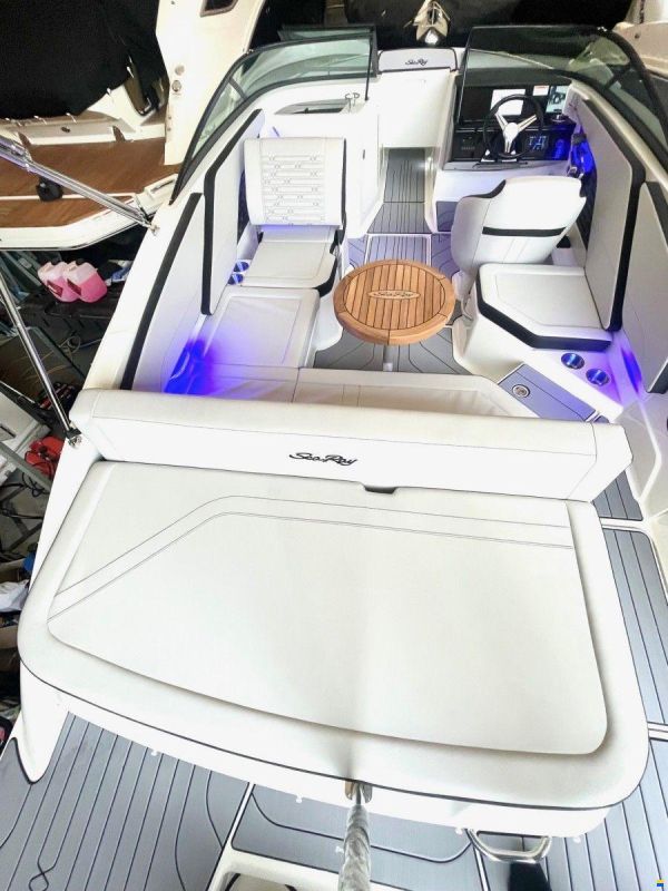 Sea Ray 210 SPOE