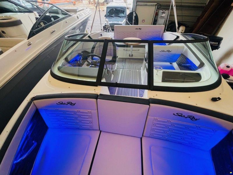 Sea Ray 210 SPOE