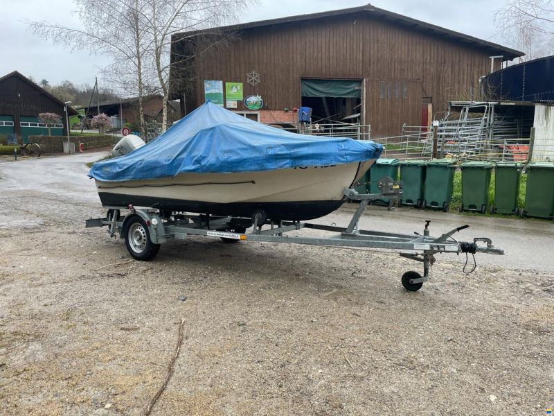 Sportboot (35 PS) und div. Zubehör