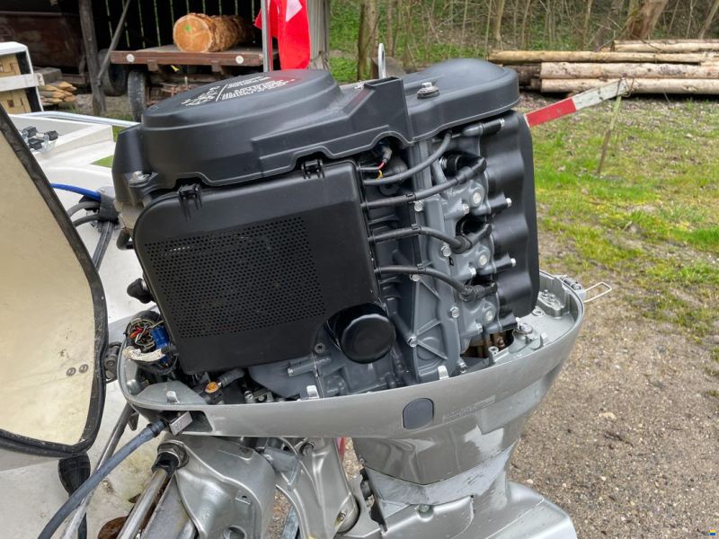 Sportboot (35 PS) und div. Zubehör