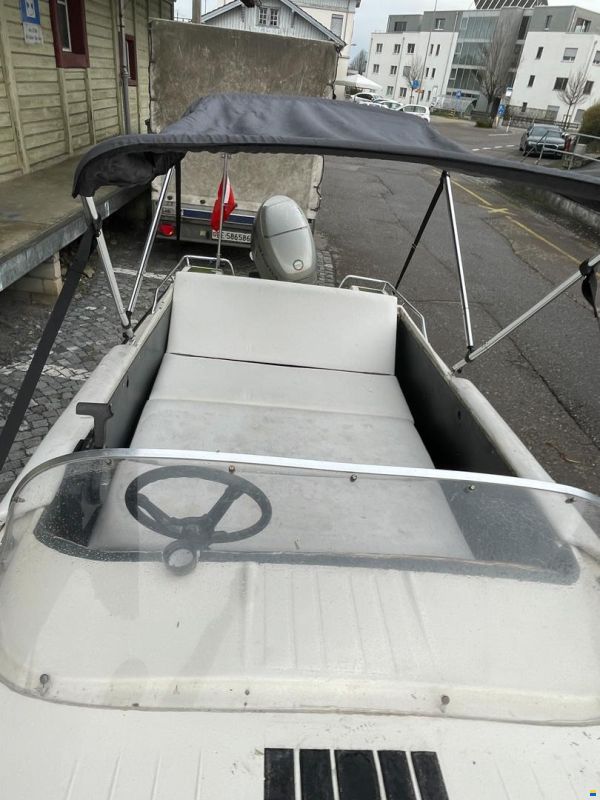 Sportboot (35 PS) und div. Zubehör