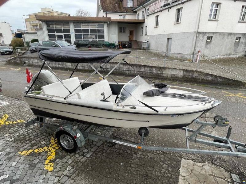 Sportboot (35 PS) und div. Zubehör