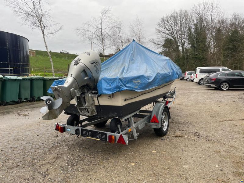 Sportboot (35 PS) und div. Zubehör