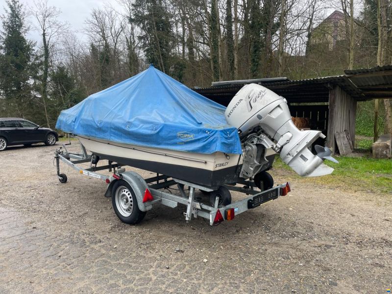 Sportboot (35 PS) und div. Zubehör