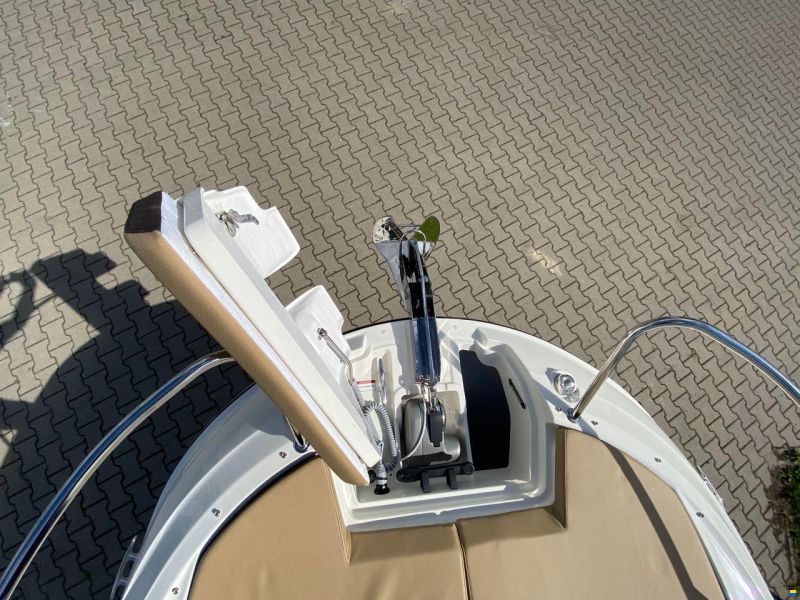 Sea Ray Sunsport (SSE) 230 & Trailer (1. Hand)