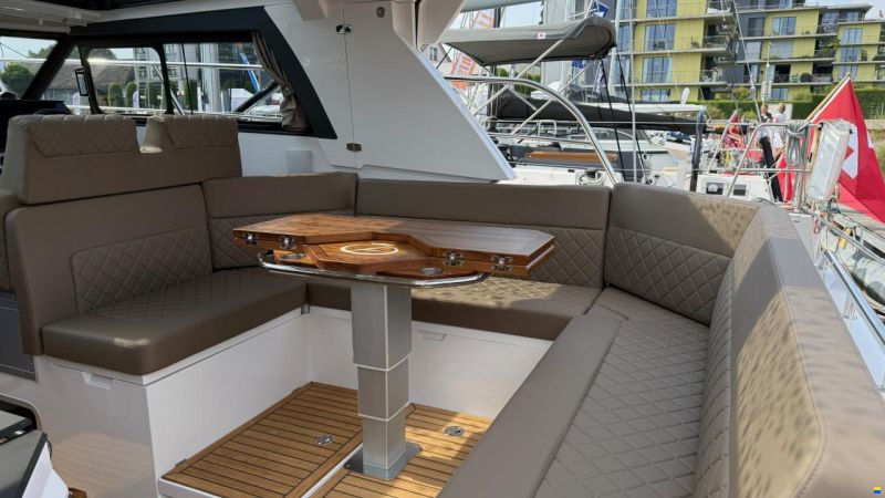 Aquador 300 Hard Top