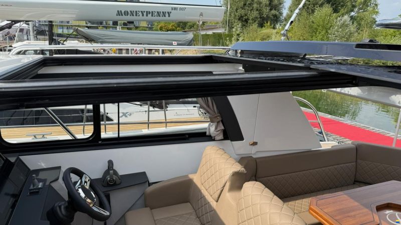 Aquador 300 Hard Top