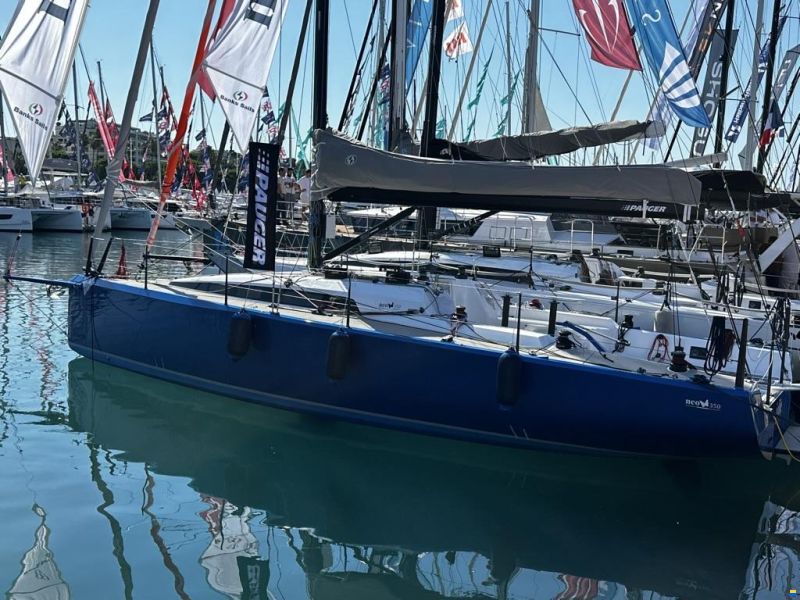 Neo Yachts 350