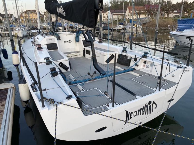 Neo Yachts 350