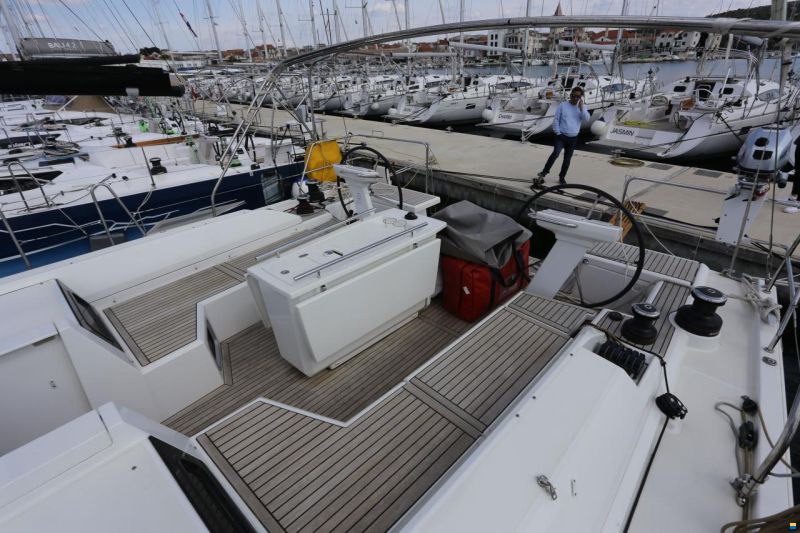 Beneteau Oceanis 51.1
