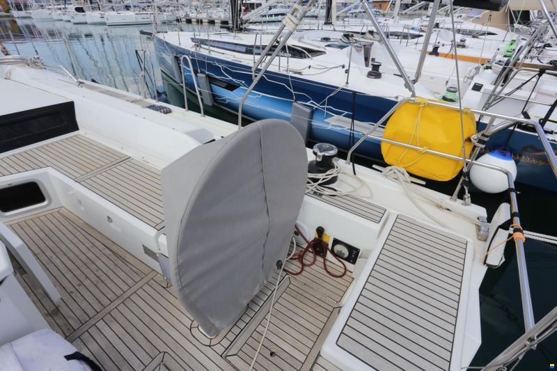 Beneteau Oceanis 51.1