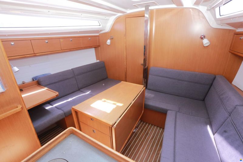 Bavaria Cruiser 37