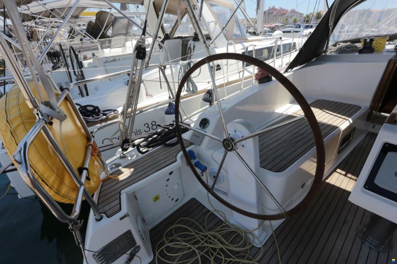 Bavaria Cruiser 37