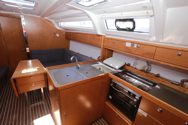 Bavaria Cruiser 37