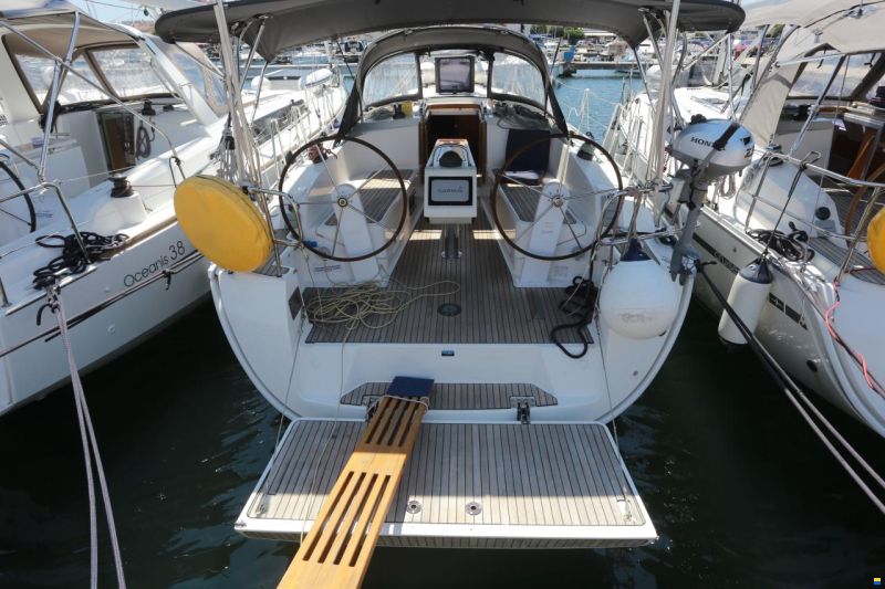 Bavaria Cruiser 37