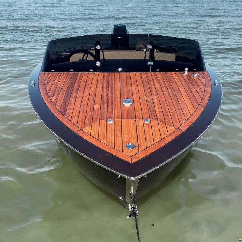 VTS Boats Flying Shark 5.7