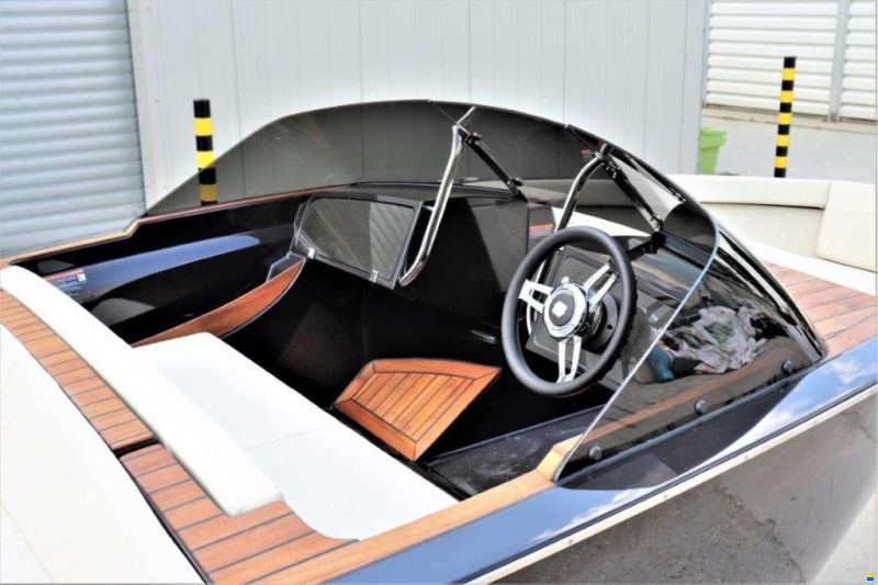 VTS Boats Flying Shark 5.7