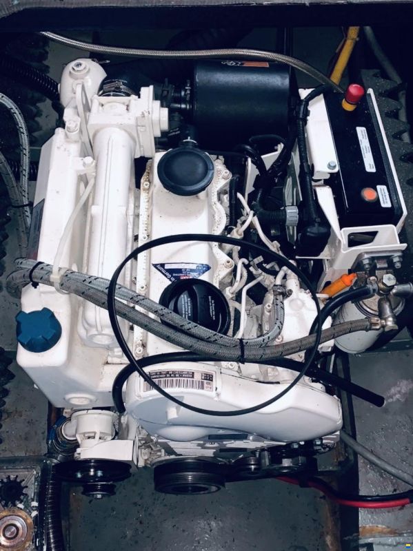 Motoryacht Hausboot Refit Liegeplatz