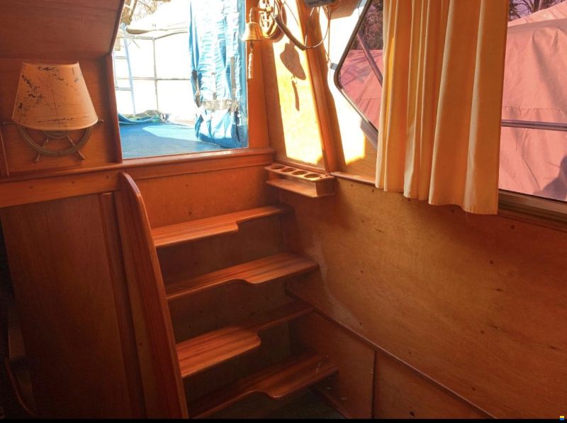 Motoryacht Hausboot Refit Liegeplatz