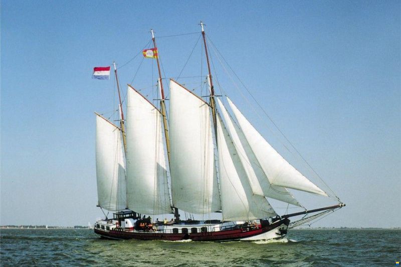 Driemast Klipper 37 M