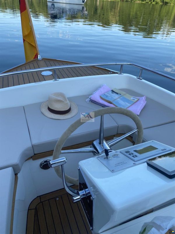 Yachtwerft Hamburg GmbH Elektro Tuckerbo