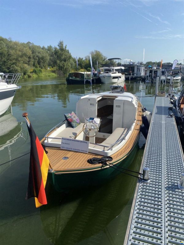 Yachtwerft Hamburg GmbH Elektro Tuckerbo