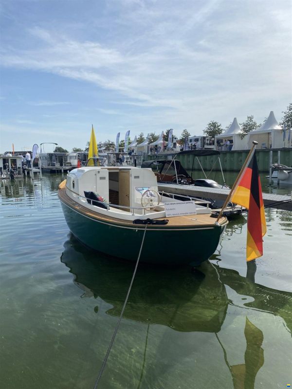 Yachtwerft Hamburg GmbH Elektro Tuckerbo