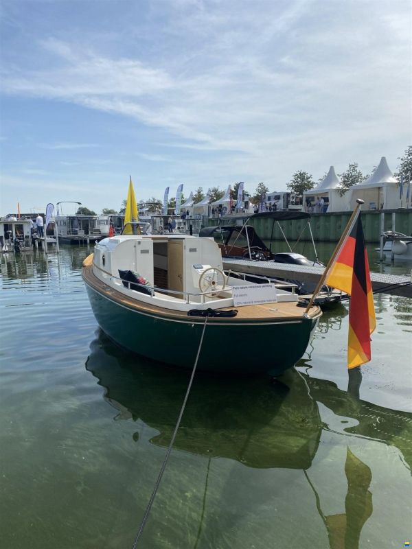 Yachtwerft Hamburg GmbH Elektro Tuckerbo