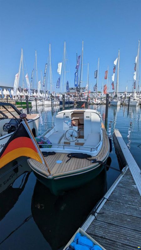 Yachtwerft Hamburg GmbH Elektro Tuckerbo