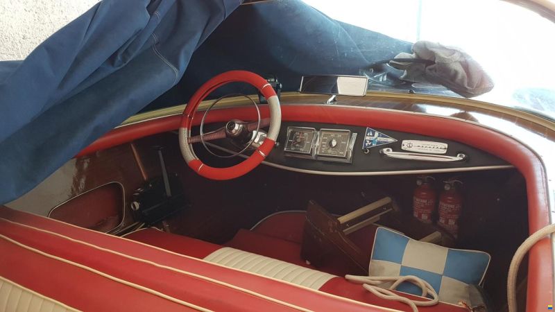 Motoscafo in legno d’epoca Moretti 1965
