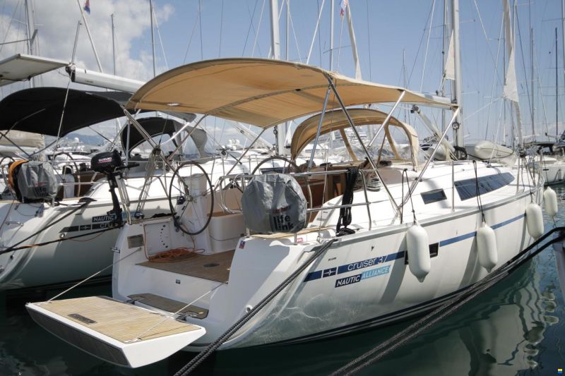 Bavaria Cruiser 37
