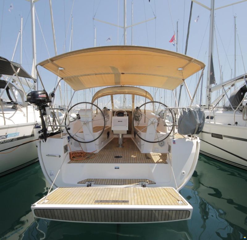 Bavaria Cruiser 37