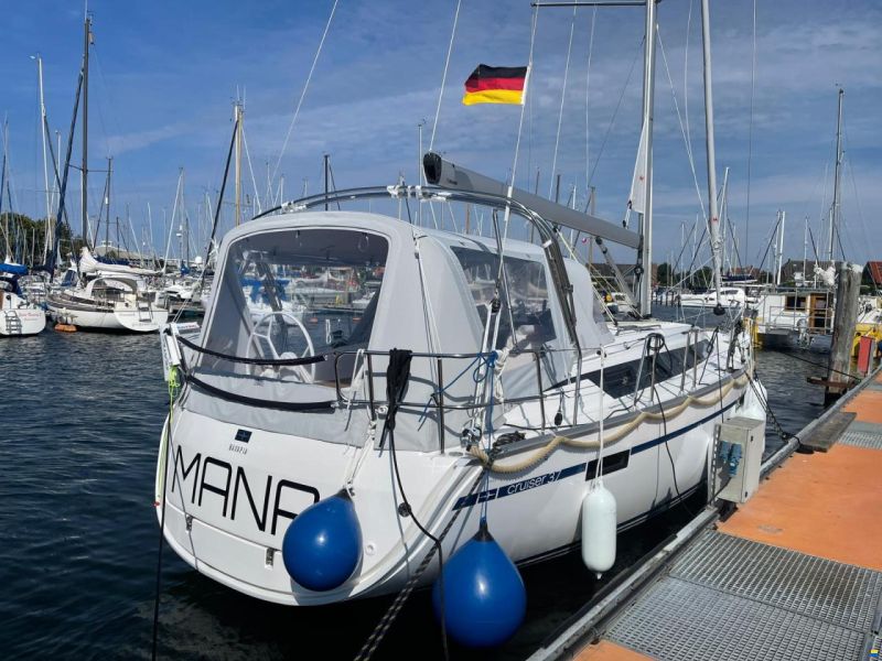 Bavaria 37 Cruiser  2 Kabinenvariante image