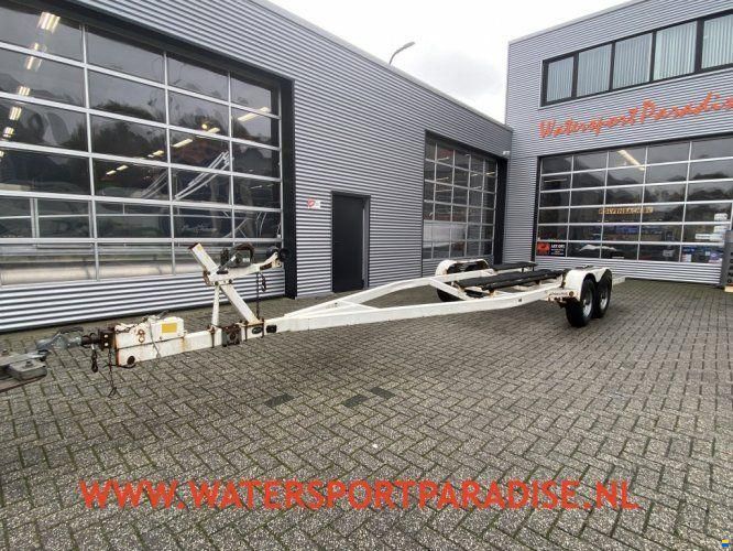 USA Stallingstrailer Tandemasser geremd