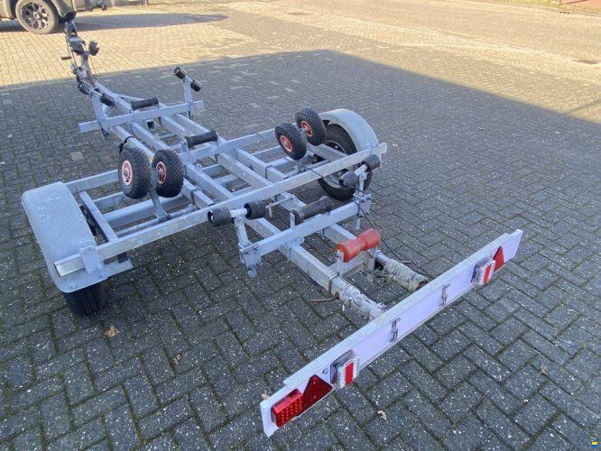 Nautilus 560 stallingstrailer