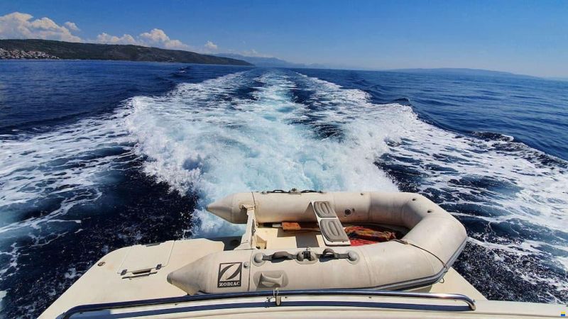 Carver 560 Voyager