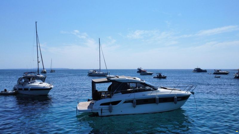 Bavaria S 33 HT