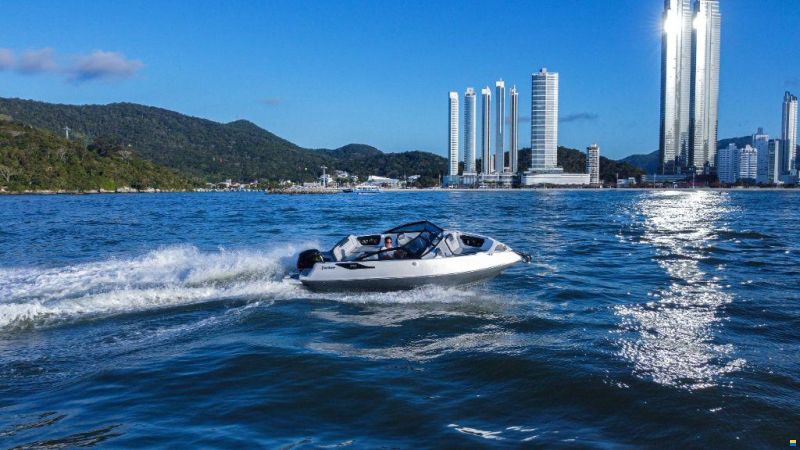Fibrafort 212 Bowrider, nu eindelijk weer uit voor
