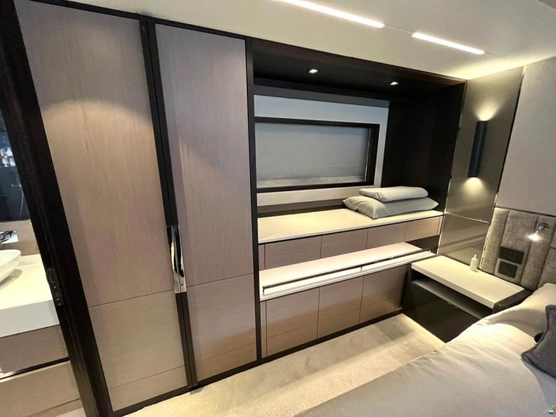Sunseeker Manhattan 68