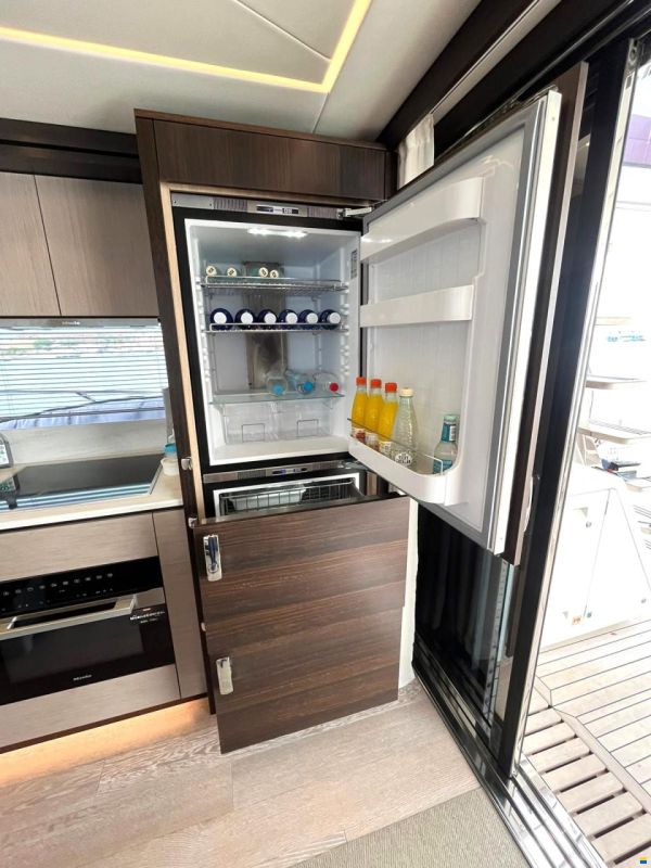 Sunseeker Manhattan 68