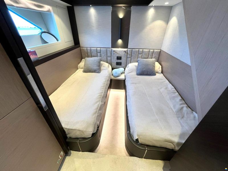 Sunseeker Manhattan 68