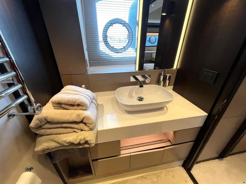 Sunseeker Manhattan 68