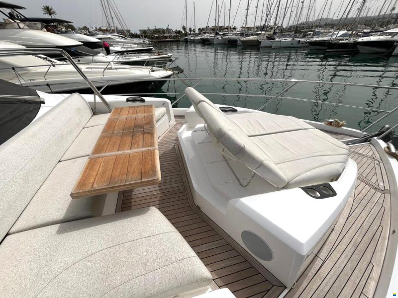 Sunseeker Manhattan 68