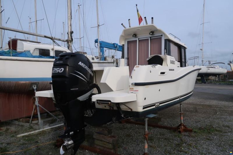 Quicksilver 755 Pilothouse
