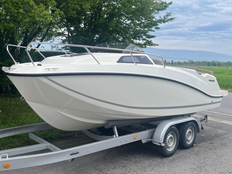 Quicksilver 555 Cabin + Mercury F80