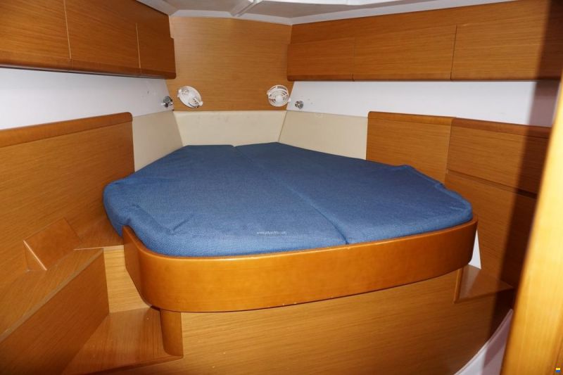 Jeanneau Sun Odyssey 44i Owners Version