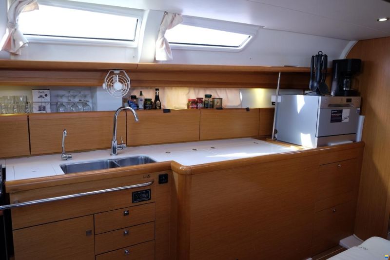 Jeanneau Sun Odyssey 44i Owners Version