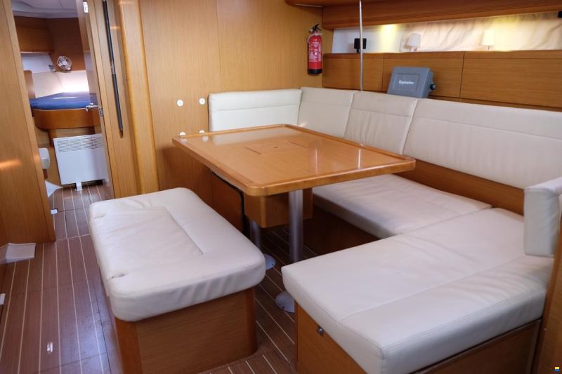 Jeanneau Sun Odyssey 44i Owners Version