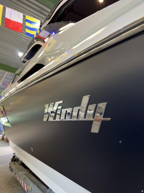 Windy 40 Camira RS