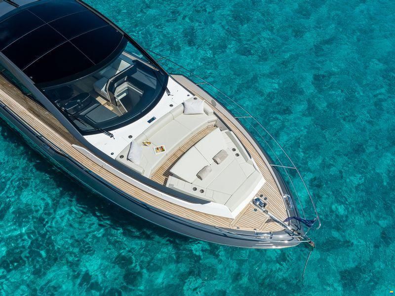 Sunseeker Predator 65